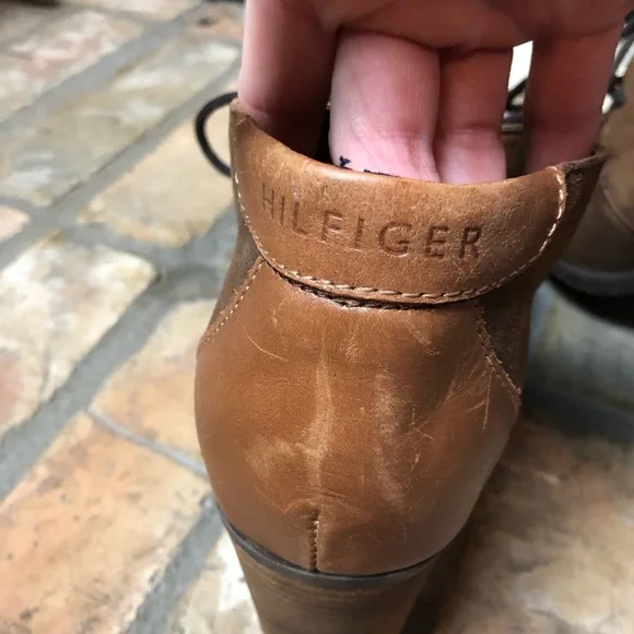 TOMMY HILFIGER Leather tie square block heel upper bootie boots Sz 8 - Picture 9 of 12